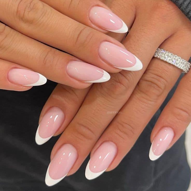 Modern nail studio in Pattaya offering professional manicure, pedicure, gel polish, and nail extensions. We combine high hygiene standards, quality products, and a relaxing atmosphere to give you perfect nails every time. Ideal for tourists and expats looking for stylish and long-lasting results. 