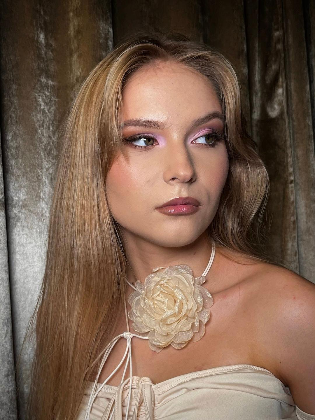 ☎️Zapisy w wiadomości prywatnej na instagramie @parkamakeup lub na Alvibeauty
Przyjmuję klientki w domu. 