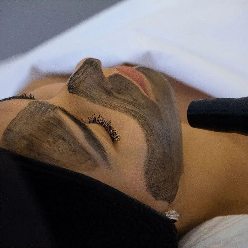  Студия красоты «CosmetologCenter» успешно объединяет в себе широкий спектр салонных услуг, а также обучающие курсы для мастеров в бьюти индустрии.

CosmetologCenter - это современный образовательный центр интенсивного практического обучения в сфере красоты , обладающий передовой материальной и удобной аудиторной базой. На курсах Школе «CosmetologCenter» преподают только высококлассные педагоги. Все учебные курсы разработаны по авторским методикам и рассчитаны на интенсивные практические занятия.

