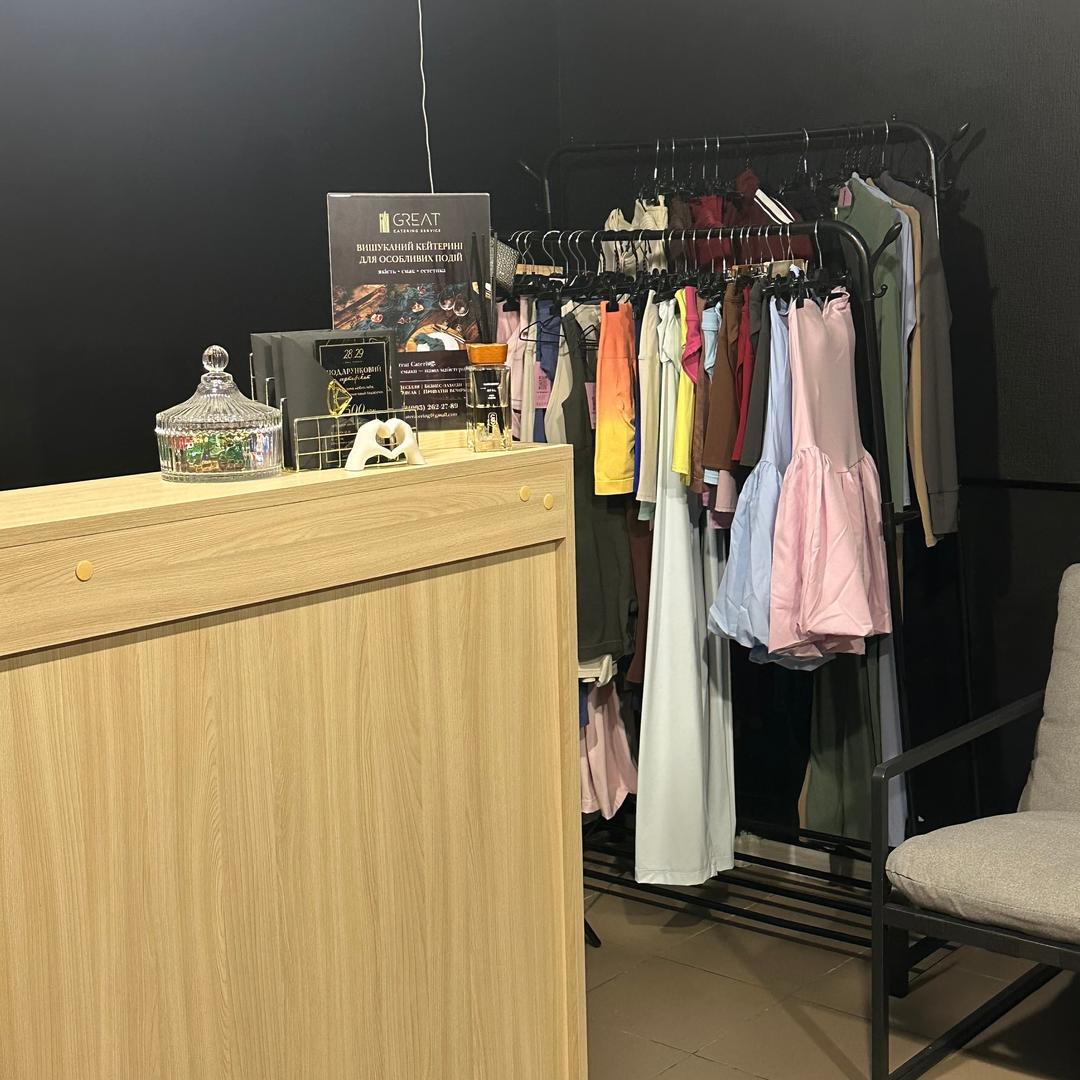 Сучасний салон на Оболонській Набережній , багато beauty послуг , стерильно , економія часу та якісні послуги )