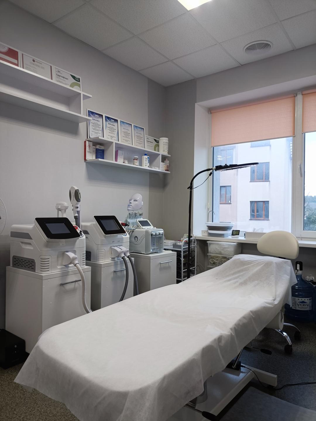 LIS Cosmetology – це сучасний косметологічний центр, де краса та здоров'я поєднуються в гармонії. Ми спеціалізуємося на естетичній медицині та пропонуємо широкий спектр процедур для покращення вашої зовнішності. Довіртесь професіоналам LIS Cosmetology і дозвольте нам розкрити вашу природну красу!