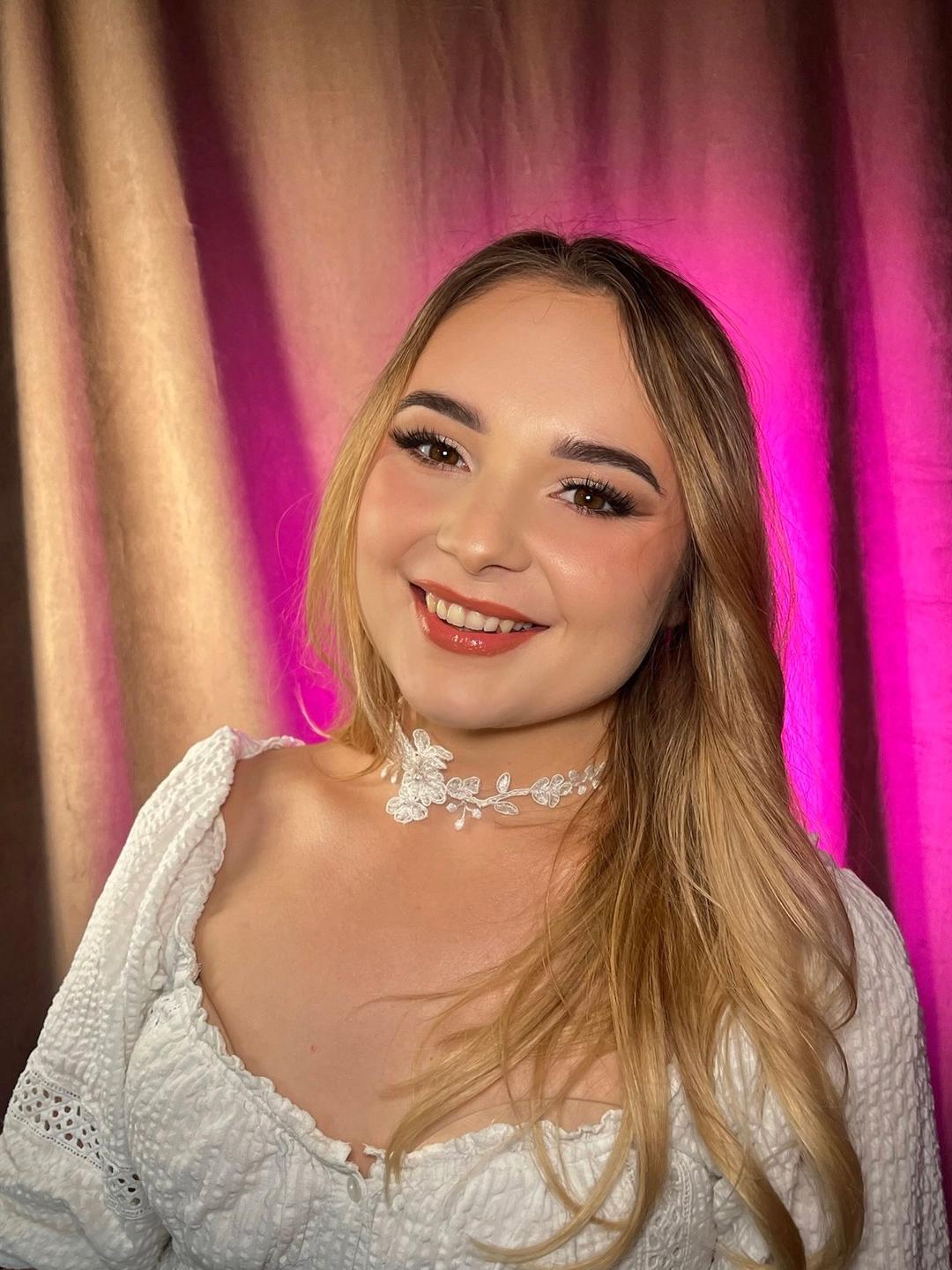 ☎️Zapisy w wiadomości prywatnej na instagramie @parkamakeup lub na Alvibeauty
Przyjmuję klientki w domu. 