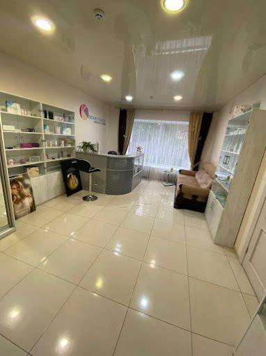  Студия красоты «CosmetologCenter» успешно объединяет в себе широкий спектр салонных услуг, а также обучающие курсы для мастеров в бьюти индустрии.

CosmetologCenter - это современный образовательный центр интенсивного практического обучения в сфере красоты , обладающий передовой материальной и удобной аудиторной базой. На курсах Школе «CosmetologCenter» преподают только высококлассные педагоги. Все учебные курсы разработаны по авторским методикам и рассчитаны на интенсивные практические занятия.


