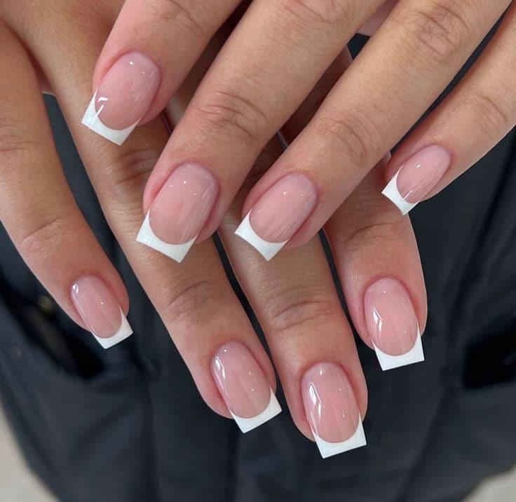 Modern nail studio in Pattaya offering professional manicure, pedicure, gel polish, and nail extensions. We combine high hygiene standards, quality products, and a relaxing atmosphere to give you perfect nails every time. Ideal for tourists and expats looking for stylish and long-lasting results. 