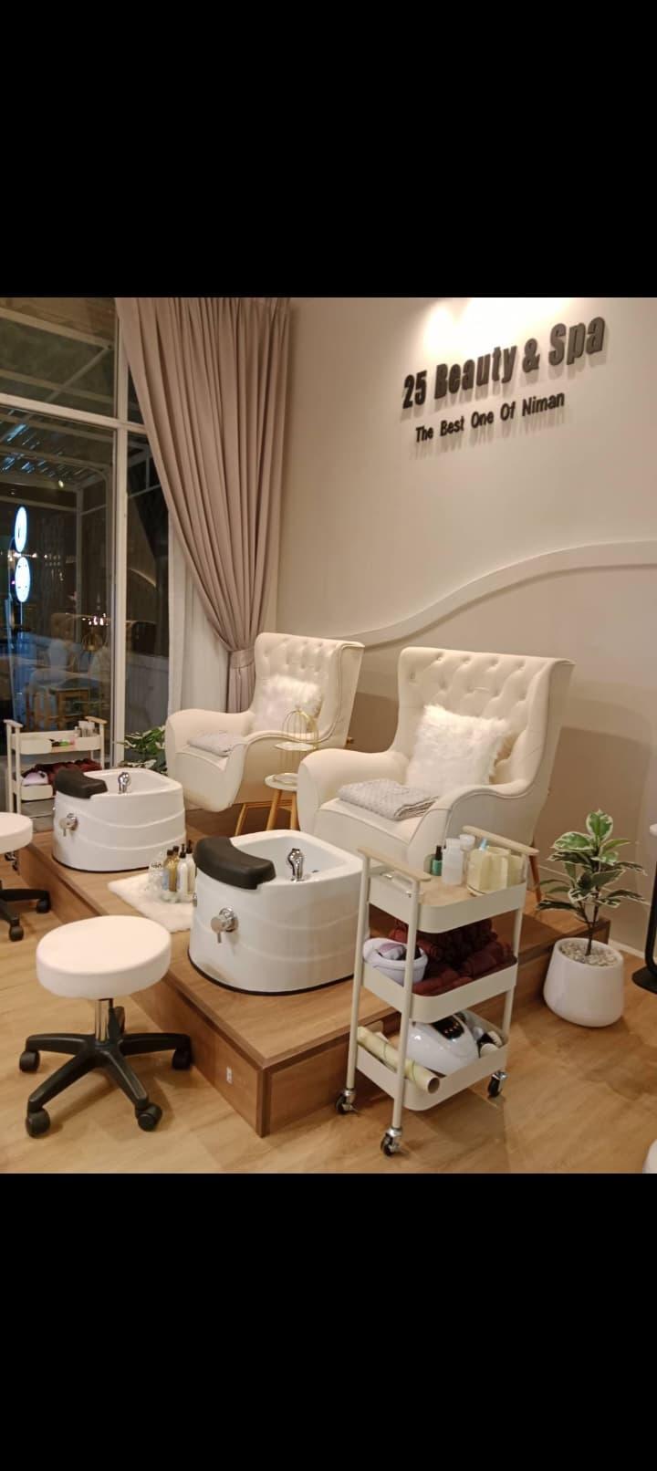 เป็นร้านสปาเสริมสวยและนวดครบวงจร เป็นร้านที่เน้นเรื่องสะอาดและมีทีมงานที่เก่งมีความสามารถ มีความใส่ใจและตั้งใจบริการลูกค้า  และทางร้านยังมีสปาเวียดนาม เป็นการสระผมแบบเวียดนามและได้สปาผมเคราตินที่บำรุงลึกถึงแกนผมฉันด้านใน พร้อมคุณลูกค้ายังได้ผ่อนคลายกับการนวดศีรษะหัวคอบ่าและไหล่กับทีมพนักงานที่ professional อยากให้คุณลูกค้าได้มาสัมผัสกับความตั้งใจของทางร้านเราที่พร้อมให้บริการอย่างเต็มที่กับคุณลูกค้าทุกท่านค่ะ