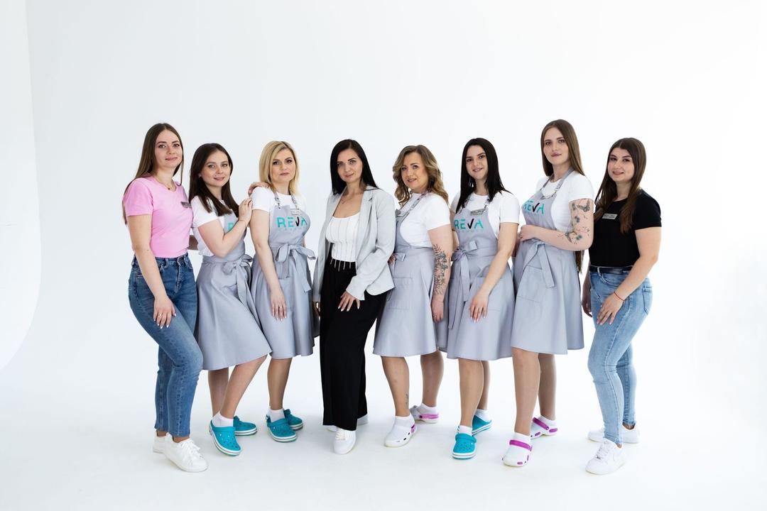 8 років досвіду. Працюємо у вузькому направленні beauty, займаємося виключно видалення небажаного волосся. В нашому арсеналі методів вирішення даної проблеми: 
- електроепіляція 
- лазерна епіляція
- шугаринг
- воскова депіляція 

Наша мета — Ваш  результат. 
