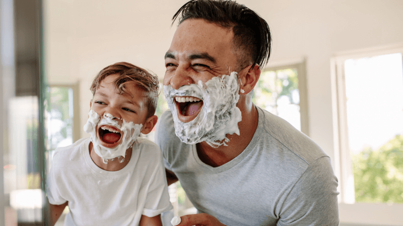 Cortes de pelo para padre e hijo: cómo elegir peinados similares y pasar tiempo juntos.