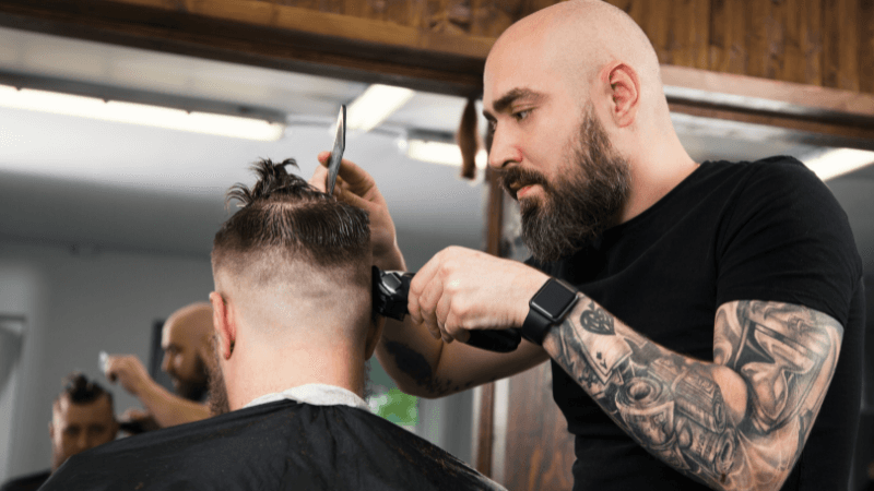 El corte al ras: para quién es adecuado y cómo cuidarlo.